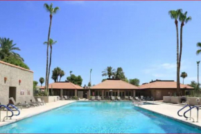Swim, Hike, Golf, Shop, View golfers frm UR patio.